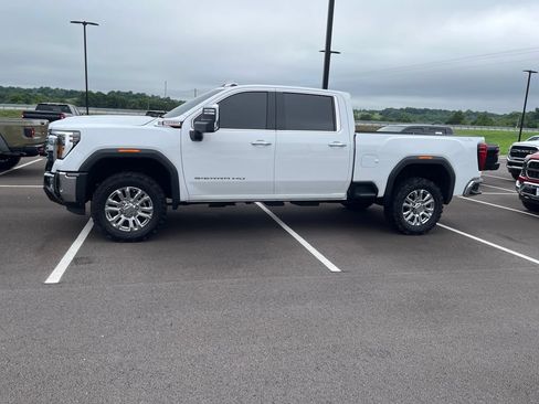 Used 2025 GMC Sierra 2500 SLT w/ SLT Convenience Package AWD/4WD image 2