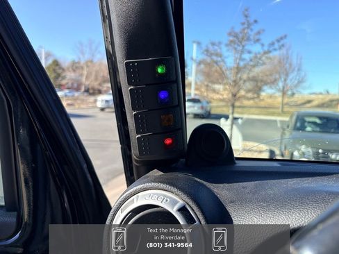 Used 2013 Jeep Wrangler Unlimited Sahara w/ Connectivity Group image 11