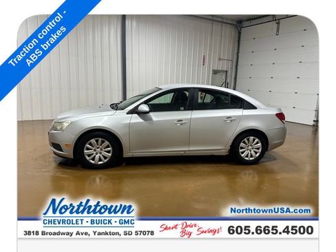 Used 2011 Chevrolet Cruze LT FWD image 2