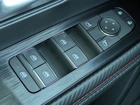 New 2026 Nissan Kicks SR w/ Cold Weather Package image 21