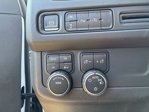 Used 2024 Chevrolet Tahoe LT image 13