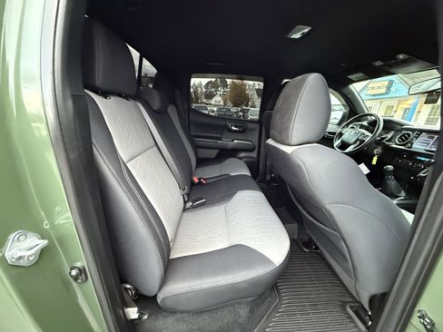 Used 2021 Toyota Tacoma TRD Off-Road image 21