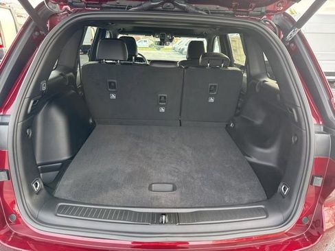 New 2025 Jeep Grand Cherokee Altitude w/ Trailer Tow Package image 7