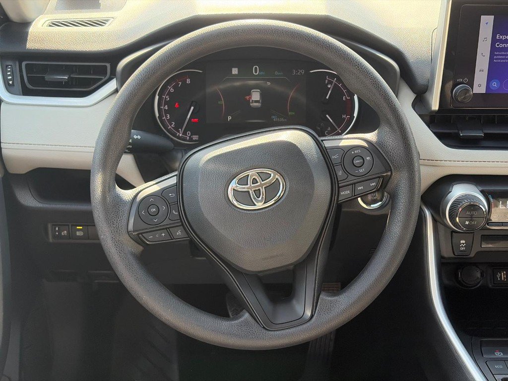 Used 2025 Toyota RAV4 XLE FWD image 13