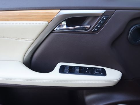 Used 2018 Lexus RX 350L FWD image 12