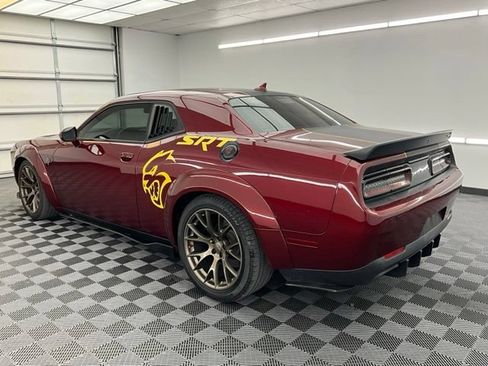Used 2018 Dodge Challenger SRT Hellcat RWD image 19