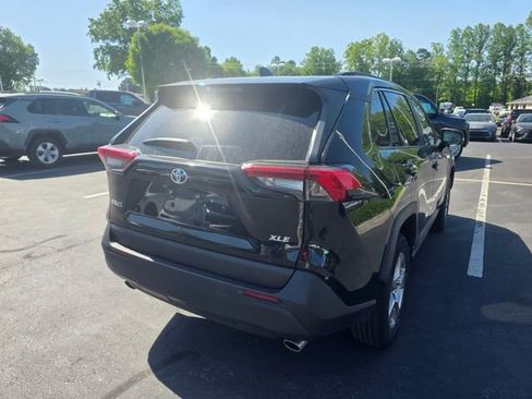Used 2024 Toyota RAV4 XLE FWD image 8