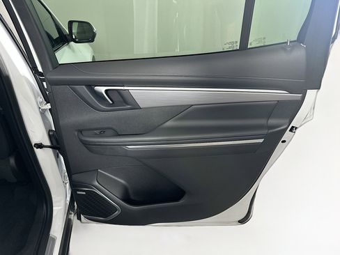 Used 2025 Buick Enclave Preferred image 32