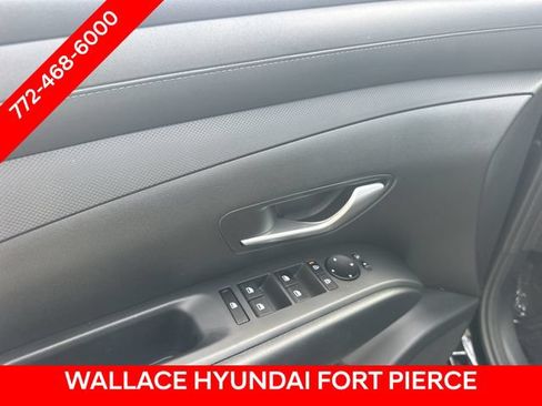 Used 2025 Hyundai Tucson SE FWD image 19