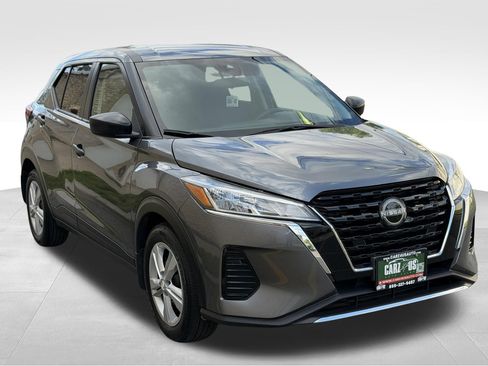 Used 2024 Nissan Kicks S FWD image 3