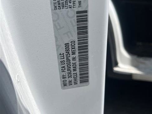 Used 2023 RAM ProMaster 2500 FWD image 9