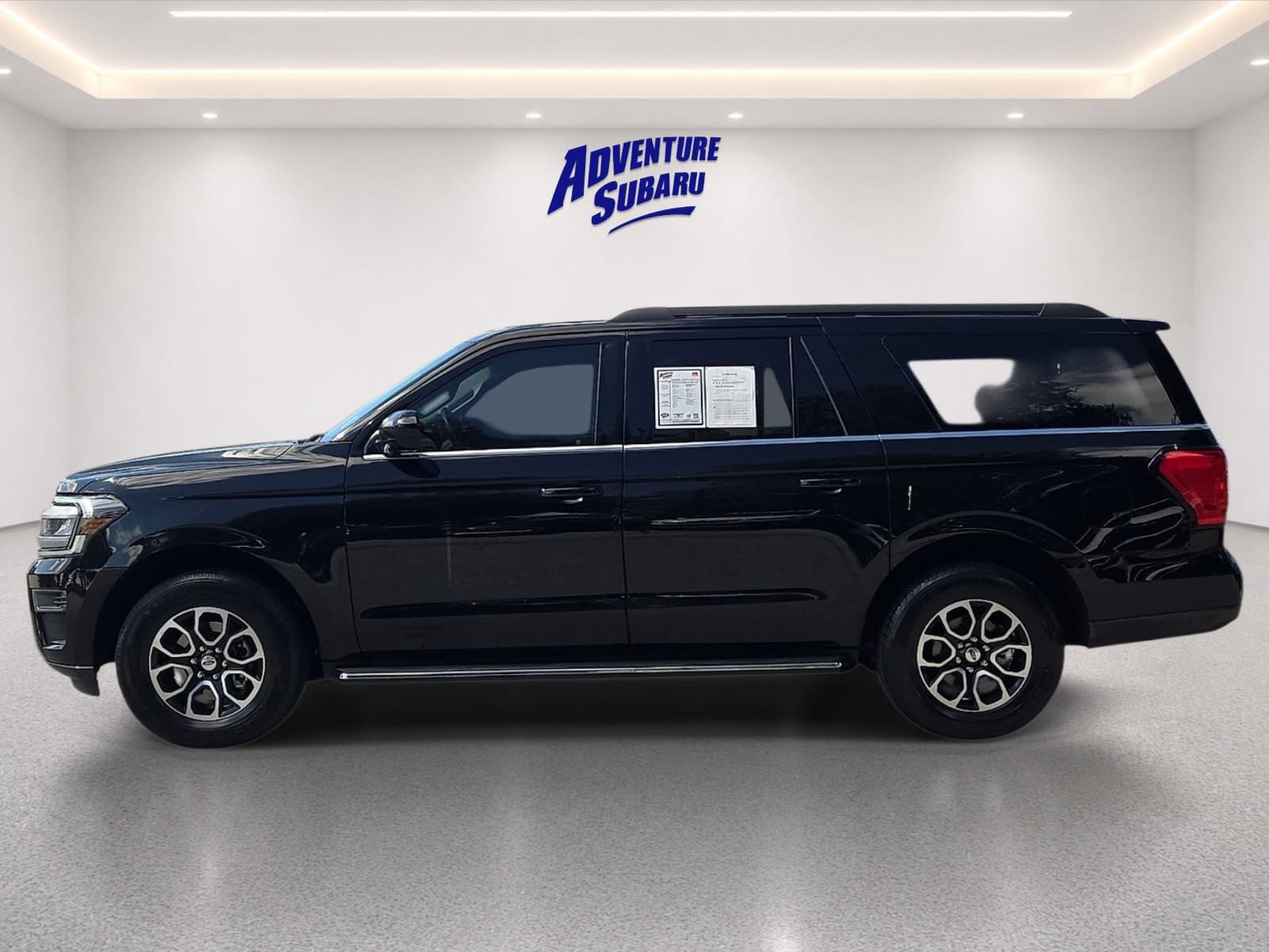 Used 2023 Ford Expedition Max XLT AWD/4WD image 4