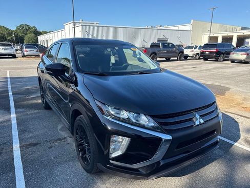 Used 2020 Mitsubishi Eclipse Cross LE FWD image 3