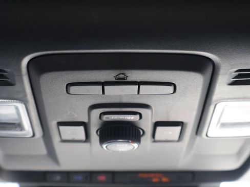 Used 2024 Cadillac Escalade ESV Luxury image 25