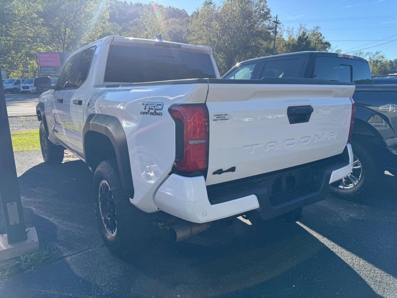 Used 2024 Toyota Tacoma TRD Off-Road w/ TRD Off Road Upgrade Package AWD/4WD image 7