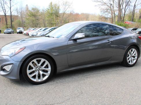 Used 2015 Hyundai Genesis 3.8 RWD image 13