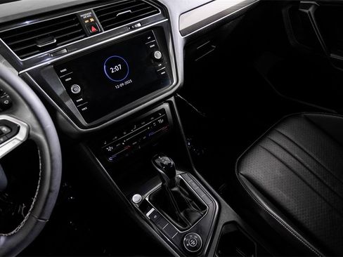 Used 2022 Volkswagen Tiguan SE image 24
