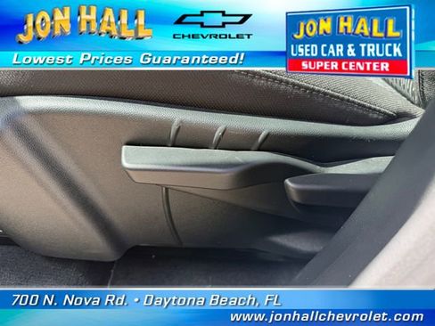 Used 2026 Chevrolet Equinox LT w/ Safety and Technology Package FWD image 19