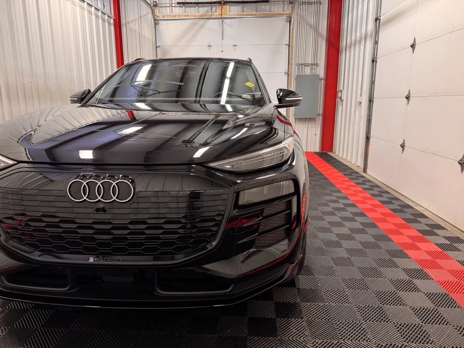 Used 2025 Audi Q6 e-tron Prestige w/ 20" Wheel Package AWD/4WD image 8