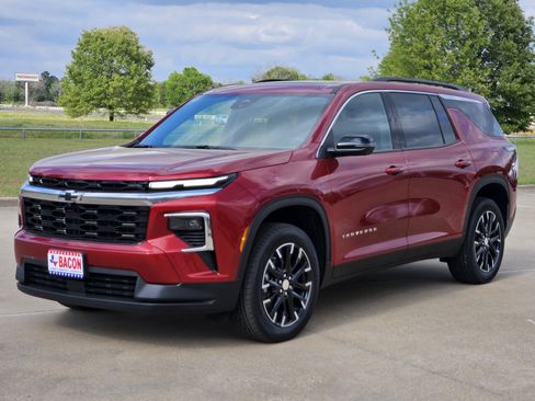 New 2026 Chevrolet Traverse LT w/ Sun and Wheel Package FWD image 1