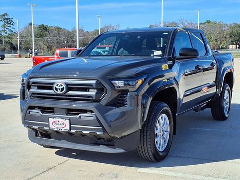 Certified 2024 Toyota Tacoma SR image 3