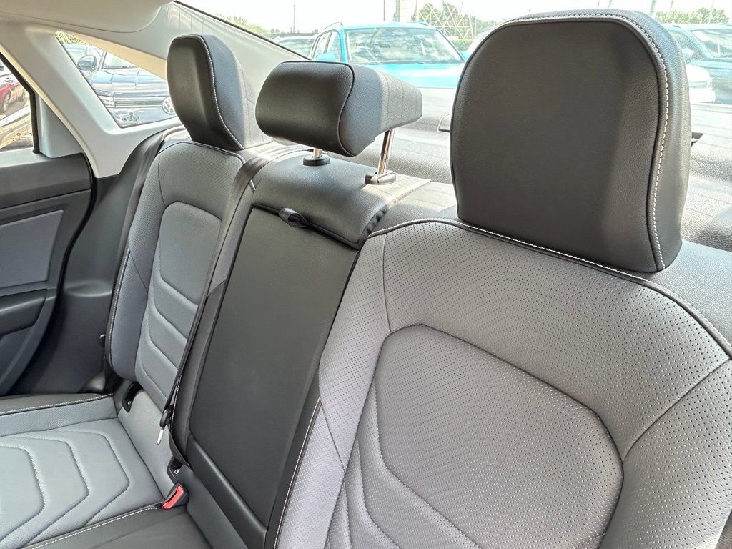 Certified 2025 Volkswagen Jetta SEL FWD image 93