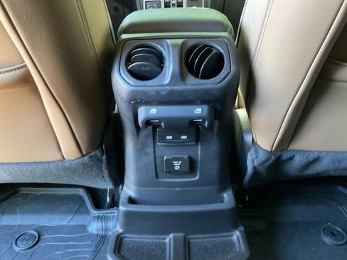 Used 2021 Jeep Wrangler Unlimited Sahara AWD/4WD image 24