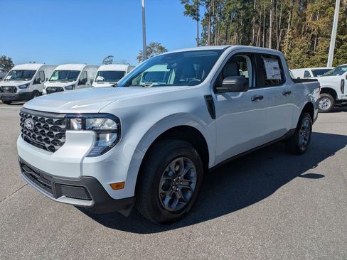 New 2025 Ford Maverick XLT image 8