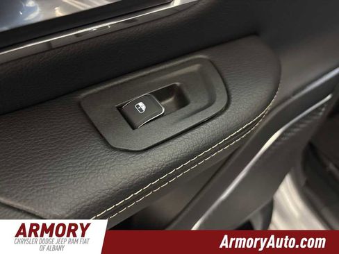 Used 2025 RAM 1500 Laramie image 25