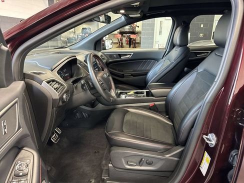 Used 2024 Ford Edge ST-Line w/ Class II Trailer Tow Package AWD/4WD image 12