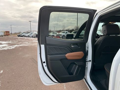 Used 2023 GMC Canyon AT4 image 21