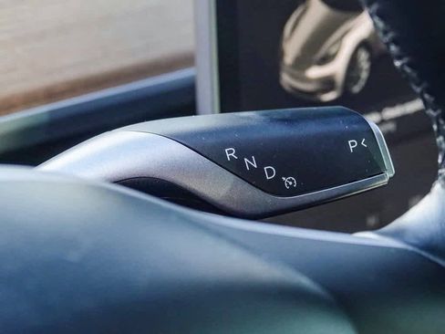 Used 2018 Tesla Model 3 Long Range image 17