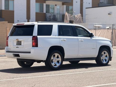 Used 2017 Chevrolet Tahoe LT w/ Luxury Package AWD/4WD image 3