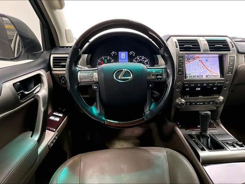 Used 2017 Lexus GX 460 image 7