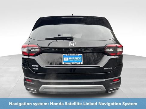 Used 2024 Honda Pilot Touring image 8