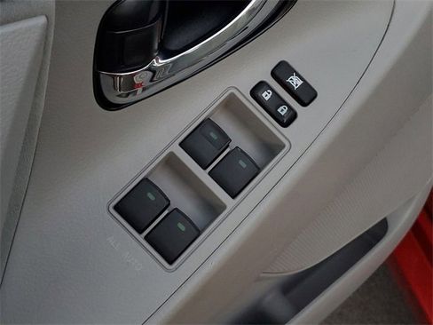 Used 2011 Toyota Camry Hybrid image 9