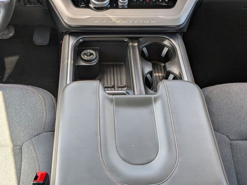 Used 2025 Ford Expedition Max Active image 17