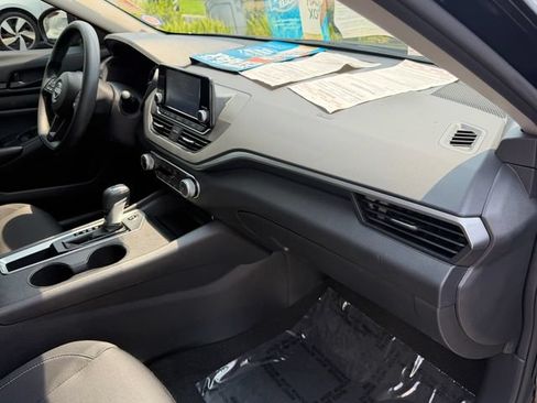 Used 2024 Nissan Altima 2.5 S FWD image 18