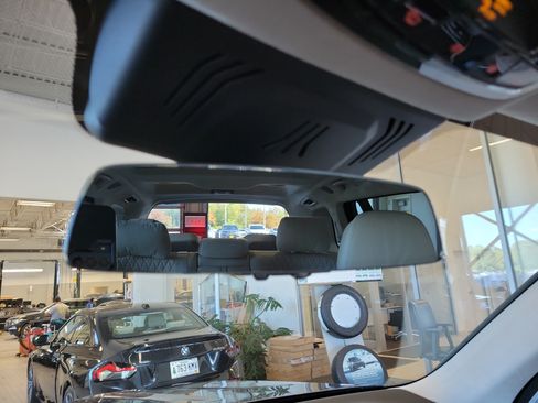Used 2021 BMW ALPINA XB7 AWD/4WD image 29