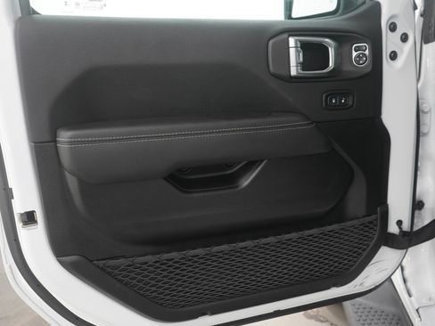 Used 2023 Jeep Wrangler Sahara w/ Cold Weather Group image 20