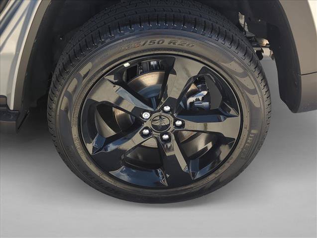 Used 2025 Jeep Grand Cherokee Limited w/ Luxury Tech Group II RWD image 10