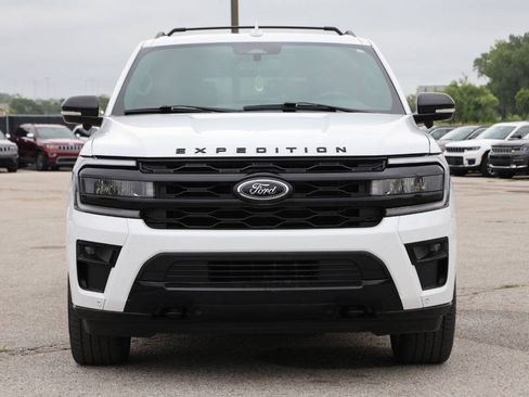 Used 2022 Ford Expedition Max Limited AWD/4WD image 2