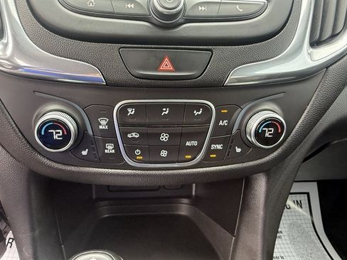 Used 2020 Chevrolet Equinox LT FWD image 20