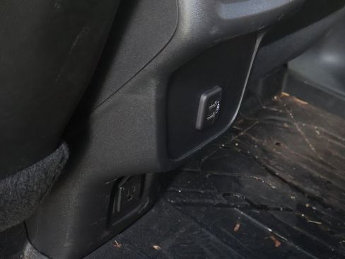 Used 2022 Chevrolet Equinox RS w/ RS Leather Package image 35