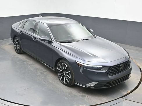 Used 2025 Honda Accord Touring image 13