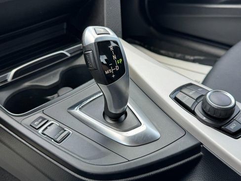 Used 2016 BMW 320i Sedan RWD image 21