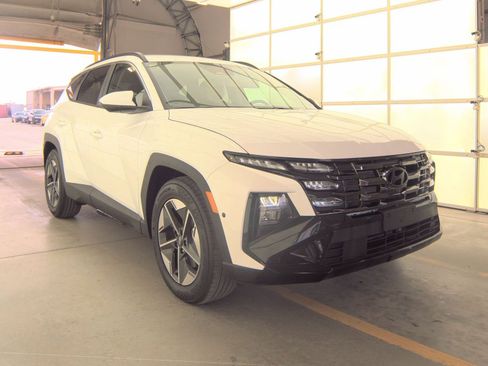 Used 2026 Hyundai Tucson SEL FWD image 2