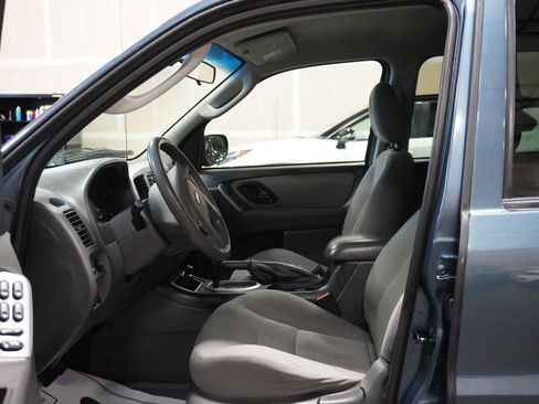 Used 2005 Ford Escape XLT AWD/4WD image 6