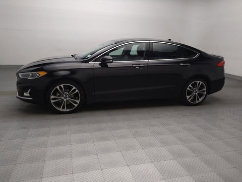 Used 2019 Ford Fusion Titanium image 2