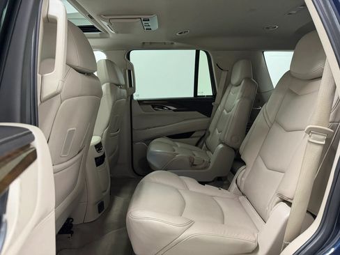 Used 2019 Cadillac Escalade Luxury RWD image 66